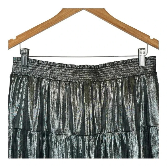 Ann Taylor LOFT Silver Metallic Tiered Mini‎ Skirt Elastic Women Size Medium - Picture 3 of 7